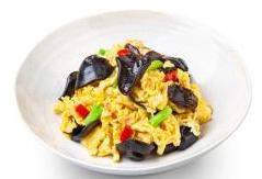 剁椒木耳炒鸡蛋